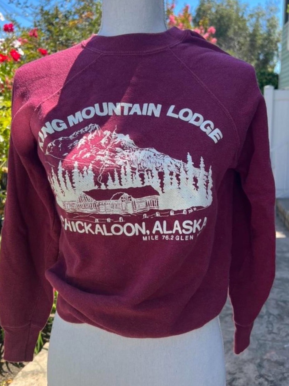 Vintage King Mountain Lodge Alaska raglan sweater